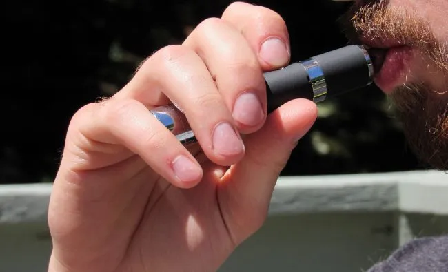 How Do You Smoke a Dab Pen?