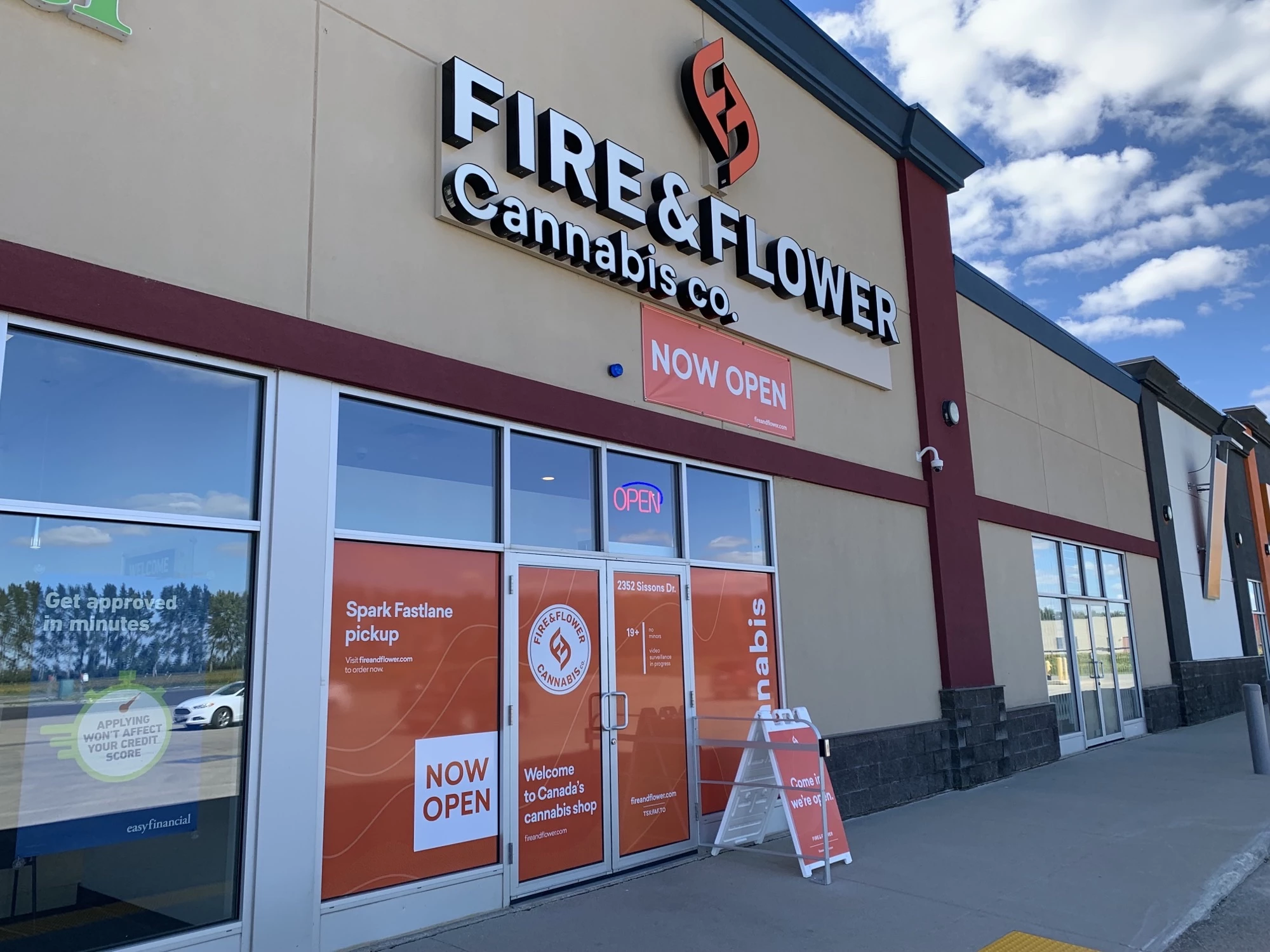 elfbar nachfüll pod läuft aus Manitoba's #1 Cannabis & Vape Shop | Same-Day Delivery Within Winnipeg |  Flamingo Plus