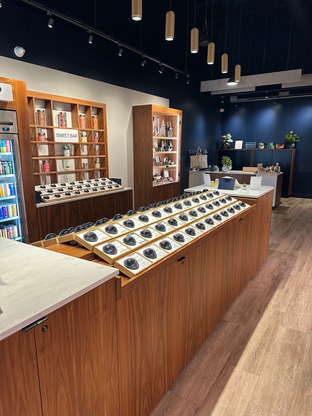 elfbar nachfüll pod läuft aus St. Thomas - FIKA Local Cannabis Store
