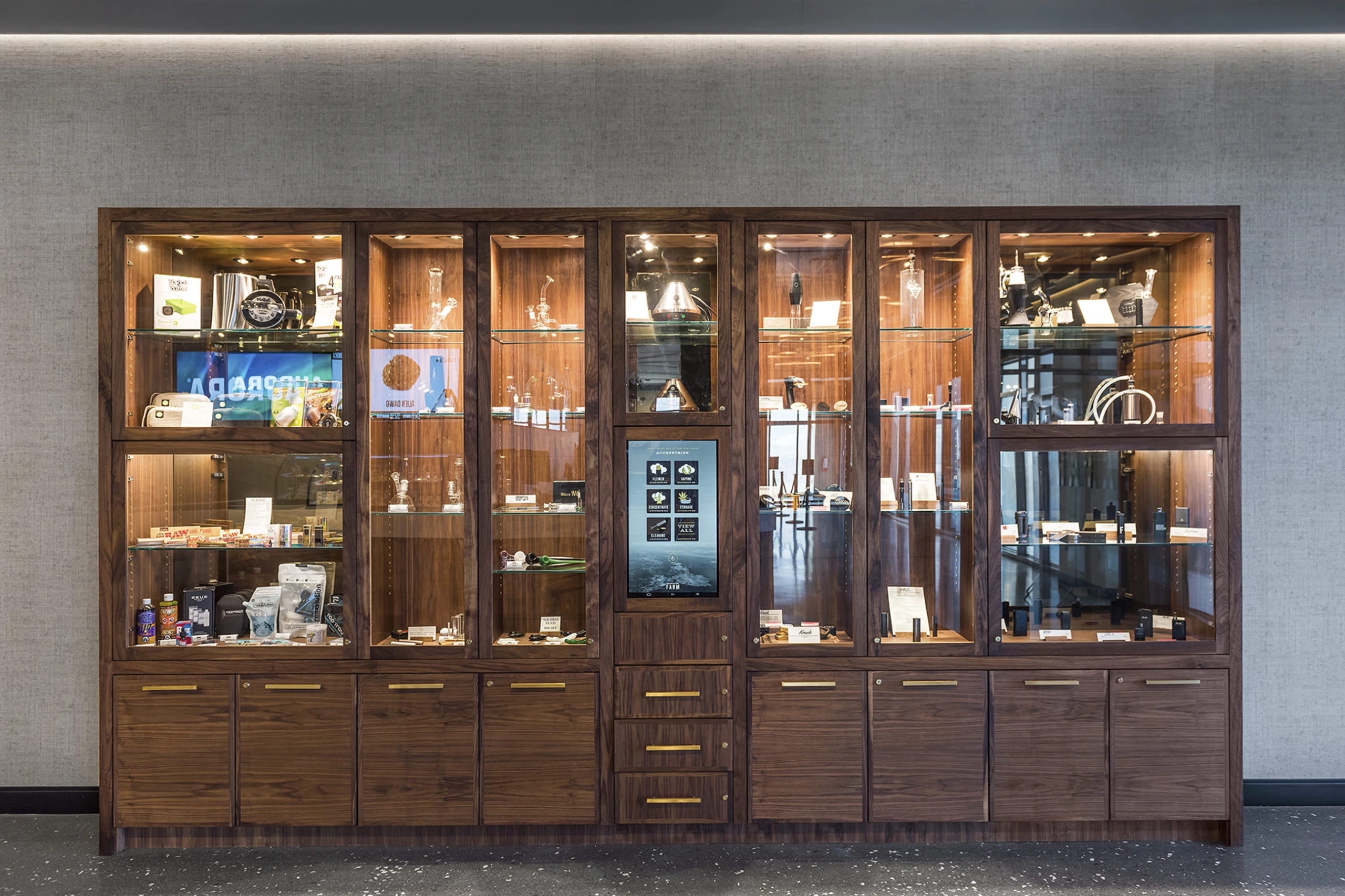 elfbar nachfüll pod läuft aus Vintage & Vapor Marketplace in Martin has served Weakley County since 2014,  offering one of the region's most complete selections of vape products,  e-liquids, devices, coils, glass, and accessories. Located at 511